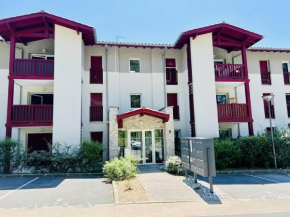 Charmant T2 à Hasparren, 4 pers, centre-ville, terrasse, parking privatif - FR-1-495-84
